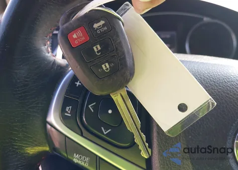 2015 Toyota Camry Se z USA, uszkodzony, nr VIN 4T1BF1FK0FU888784